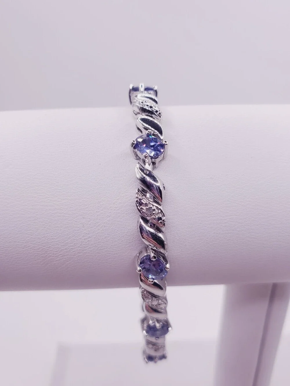 4.5 Carat Oval Tanzanite Gemstone & Diamond 925 Sterling Silver Tennis Bracelet